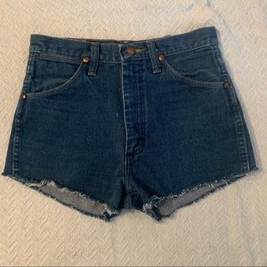 *Vintage* EUC Wrangler Cut Off Denim Shorts!
